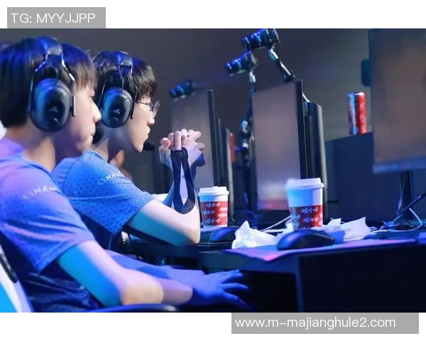 赛后复盘LNG与FPX对决的速度分析与战术探讨